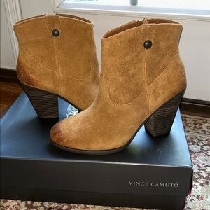 NEW Vince Camuto Suede Booties